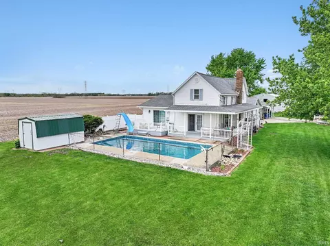 Exterior - 8902 S 900 E Rd, Walkerton, IN 46574 photo 2 of 15