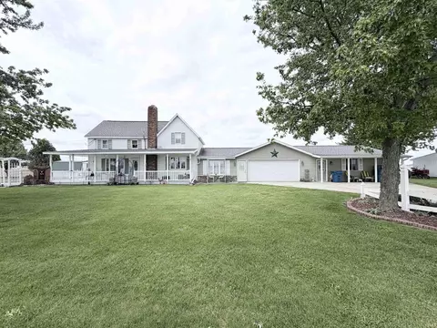 8902 S 900 E Rd, Walkerton, IN 46574