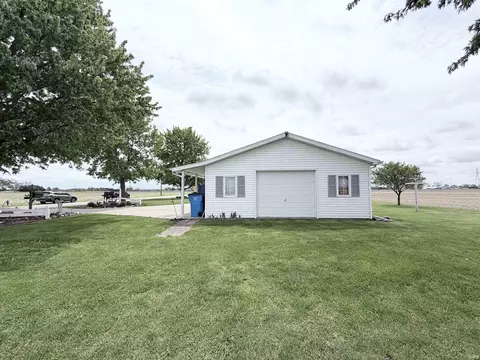 Exterior - 8902 S 900 E Rd, Walkerton, IN 46574 photo 8 of 15
