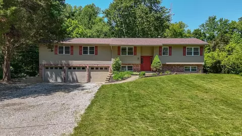 11000 Fischer Rd, Evansville, IN 47720