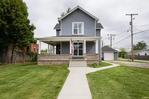 108 W 1st St, Brookston, IN 47923