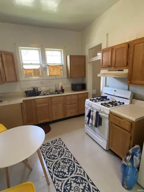 Kitchen - 331 S Grant St, Bloomington, IN 47401 photo 3 of 7