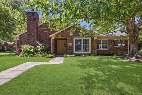 2617 E Windermere Woods Dr, Bloomington, IN 47401