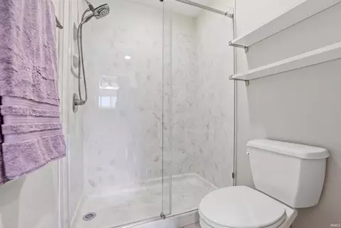 Bath - 2617 E Windermere Woods Dr, Bloomington, IN 47401 photo 4 of 4