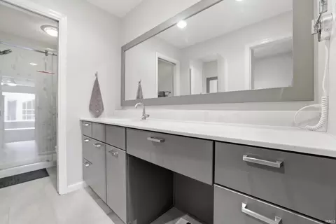 Bath - 2617 E Windermere Woods Dr, Bloomington, IN 47401 photo 3 of 4
