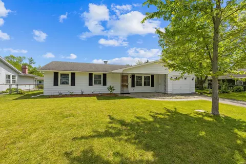 5110 Camelot Dr, Fort Wayne, IN 46815