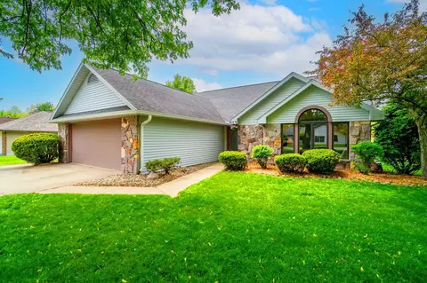 809 Todd Dr, Angola, IN 46703
