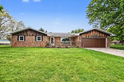 58364 Ironwood Dr, Elkhart, IN 46516