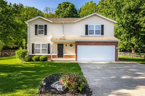 866 E Meadowlands Dr, Ellettsville, IN 47429
