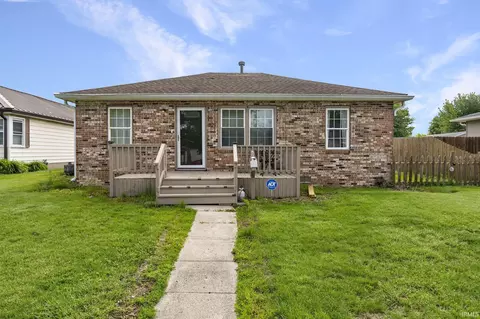 821 N East St, Tipton, IN 46072
