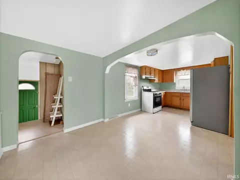 Entry Way - 1219 E Highway 330 Hwy, Griffith, IN 46319 photo 1 of 1