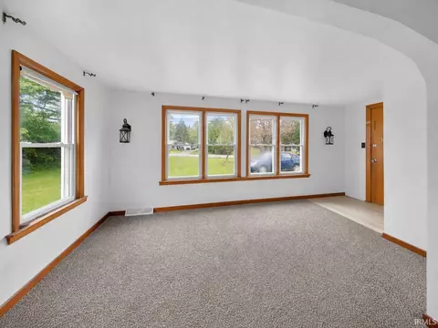 Living - 1219 E Highway 330 Hwy, Griffith, IN 46319 photo 3 of 3