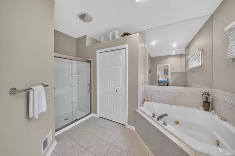 Bath - 51263 Leeward Pt, Granger, IN 46530 photo 3 of 5