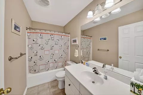 Bath - 51263 Leeward Pt, Granger, IN 46530 photo 4 of 5