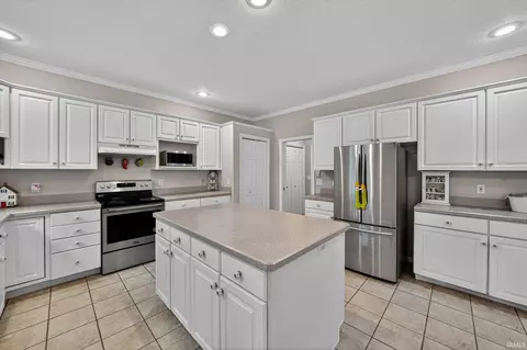 Kitchen - 51263 Leeward Pt, Granger, IN 46530 photo 4 of 5