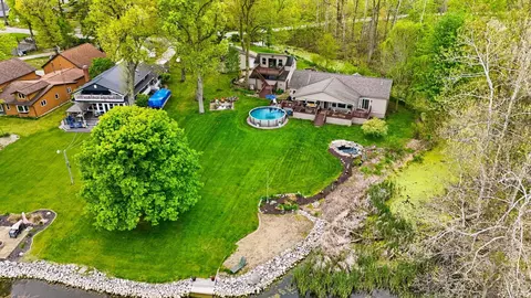 10105 N Eagle Island Rd, Rome City, IN 46784