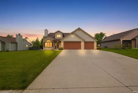 204 Hillside Pl, Auburn, IN 46706