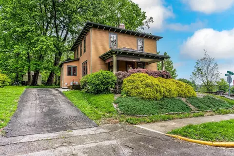 702 W 7th St, Bloomington, IN 47404