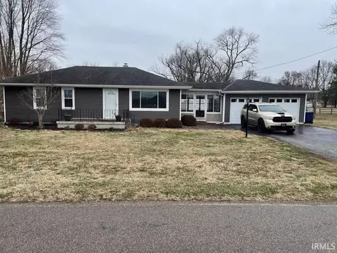 46 E 150 S St, Princeton, IN 47670