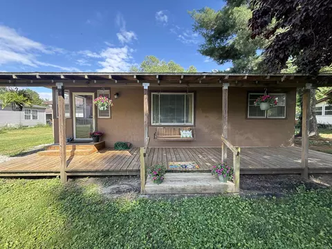 204 S Wabash St, Oaktown, IN 47561