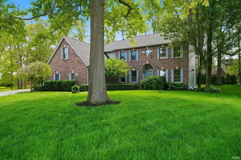 3239 N Ashford Ct, Warsaw, IN 46582