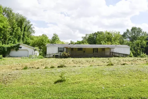 3334 W Harris Dr, West Terre Haute, IN 47885