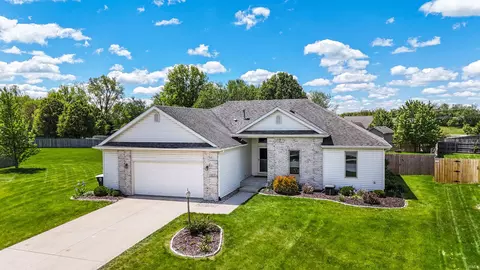 9418 Greyhawk Dr, Fort Wayne, IN 46835