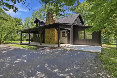 3620 N Armstrong Dr, Bloomington, IN 47404