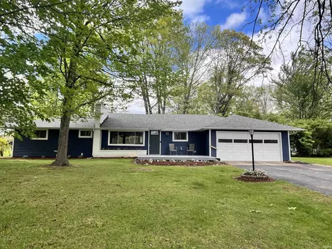 7417 Granada Dr, Fort Wayne, IN 46835