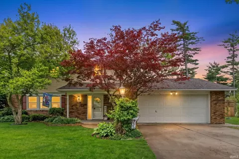 5323 Fernwood Ave, Fort Wayne, IN 46809
