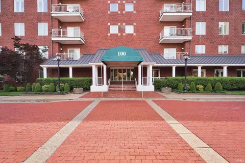 100 NW First St #205, Evansville, IN 47708