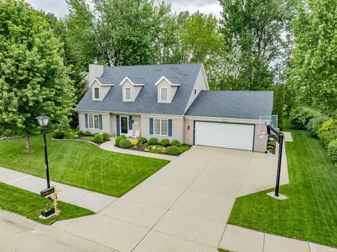 1728 Lakewood Dr, Fort Wayne, IN 46819
