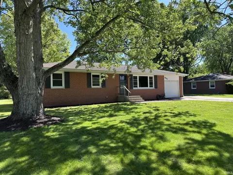 937 W 8th St, Rochester, IN 46975