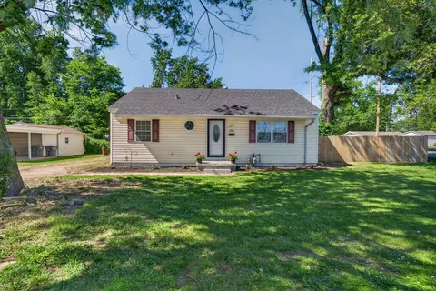 1926 Ravenswood Dr, Evansville, IN 47714