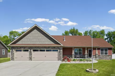 136 Abbey Ln, Crawfordsville, IN 47933