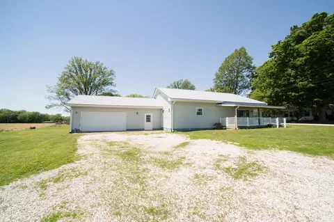 308 W Jackson St, Edwardsport, IN 47528