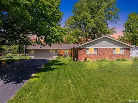 8904 W Lonebeech Dr, Muncie, IN 47304