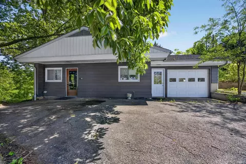 1526 25th St, Bedford, IN 47421