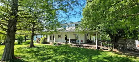 10282 E New Philadelphia Rd, Salem, IN 47167