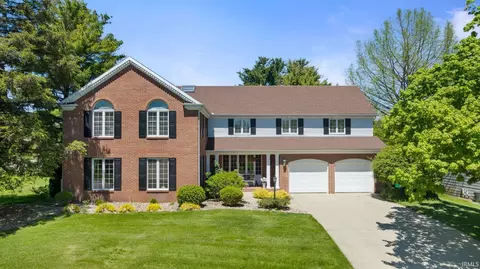 15609 Fieldcrest Ct, Granger, IN 46530