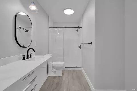 Bath - 7380 E Salt Creek Dr, Bloomington, IN 47401 photo 2 of 5