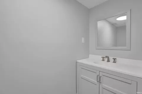 Bath - 7380 E Salt Creek Dr, Bloomington, IN 47401 photo 4 of 5
