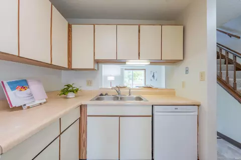 Kitchen - 598 E Graham Pl, Bloomington, IN 47401 photo 4 of 5