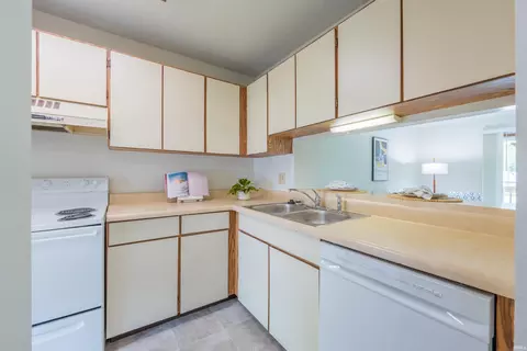 Kitchen - 598 E Graham Pl, Bloomington, IN 47401 photo 3 of 5
