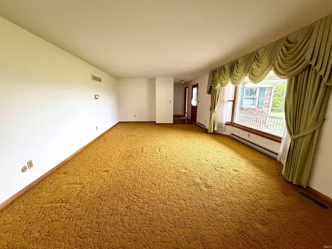 Living - 2811 E 100 South Rd, Kokomo, IN 46902 photo 2 of 6