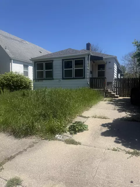206 S Lake St, South Bend, IN 46619
