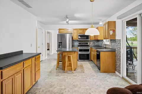 Kitchen - 12291 W Deerfield Loop, Delphi, IN 46923 photo 4 of 4