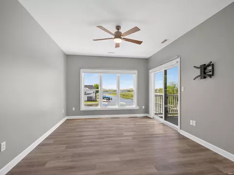 Living - 8732 E Smith Dr #E3, Syracuse, IN 46567 photo 5 of 7
