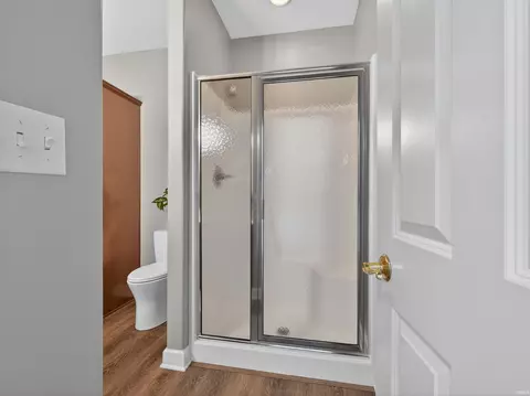 Bath - 8732 E Smith Dr #E3, Syracuse, IN 46567 photo 5 of 6