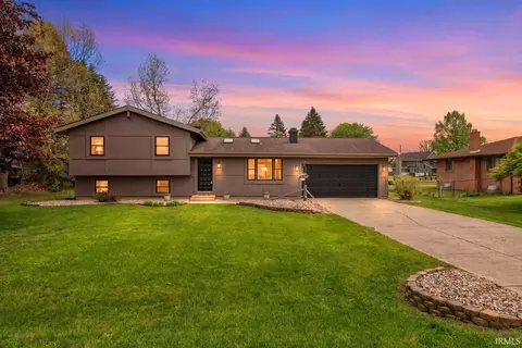 55944 Buckeye Rd, Mishawaka, IN 46545